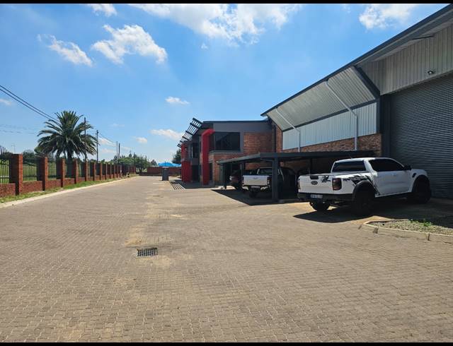 3,000M² WAREHOUSE FOR SALE IN VULCANIA